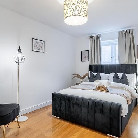 Chic 3 Bed Apartment Near London Bridge With Balcony 외부 사진