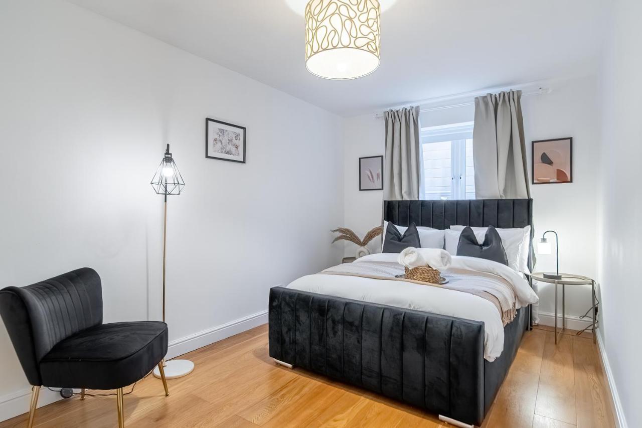 Chic 3 Bed Apartment Near London Bridge With Balcony 외부 사진