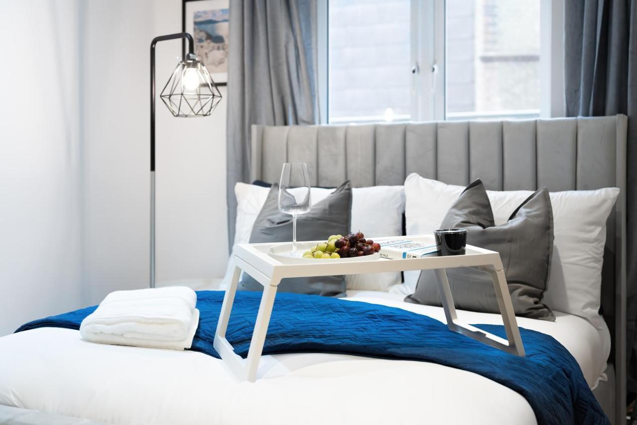 Chic 3 Bed Apartment Near London Bridge With Balcony 외부 사진