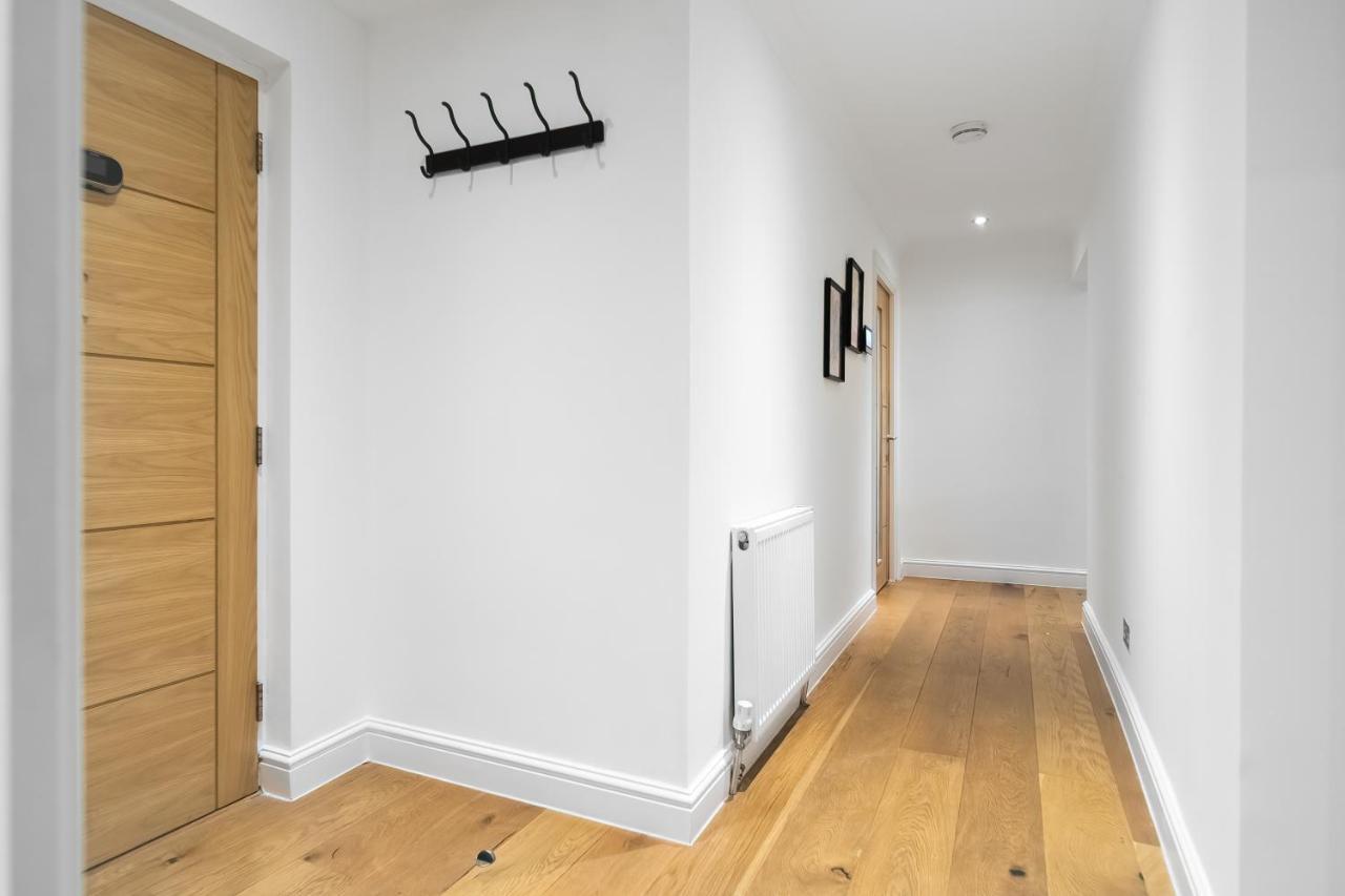 Chic 3 Bed Apartment Near London Bridge With Balcony 외부 사진