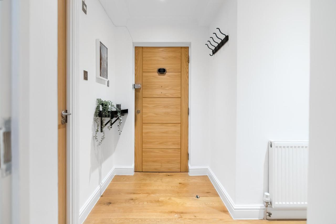 Chic 3 Bed Apartment Near London Bridge With Balcony 외부 사진