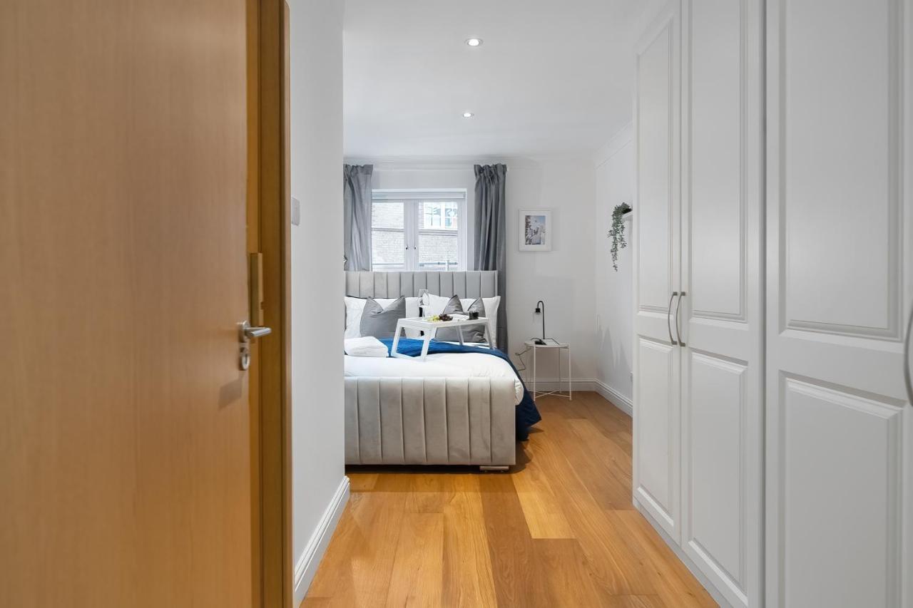 Chic 3 Bed Apartment Near London Bridge With Balcony 외부 사진