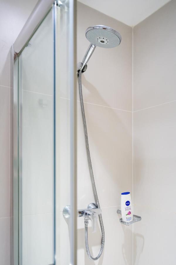 Chic 3 Bed Apartment Near London Bridge With Balcony 외부 사진